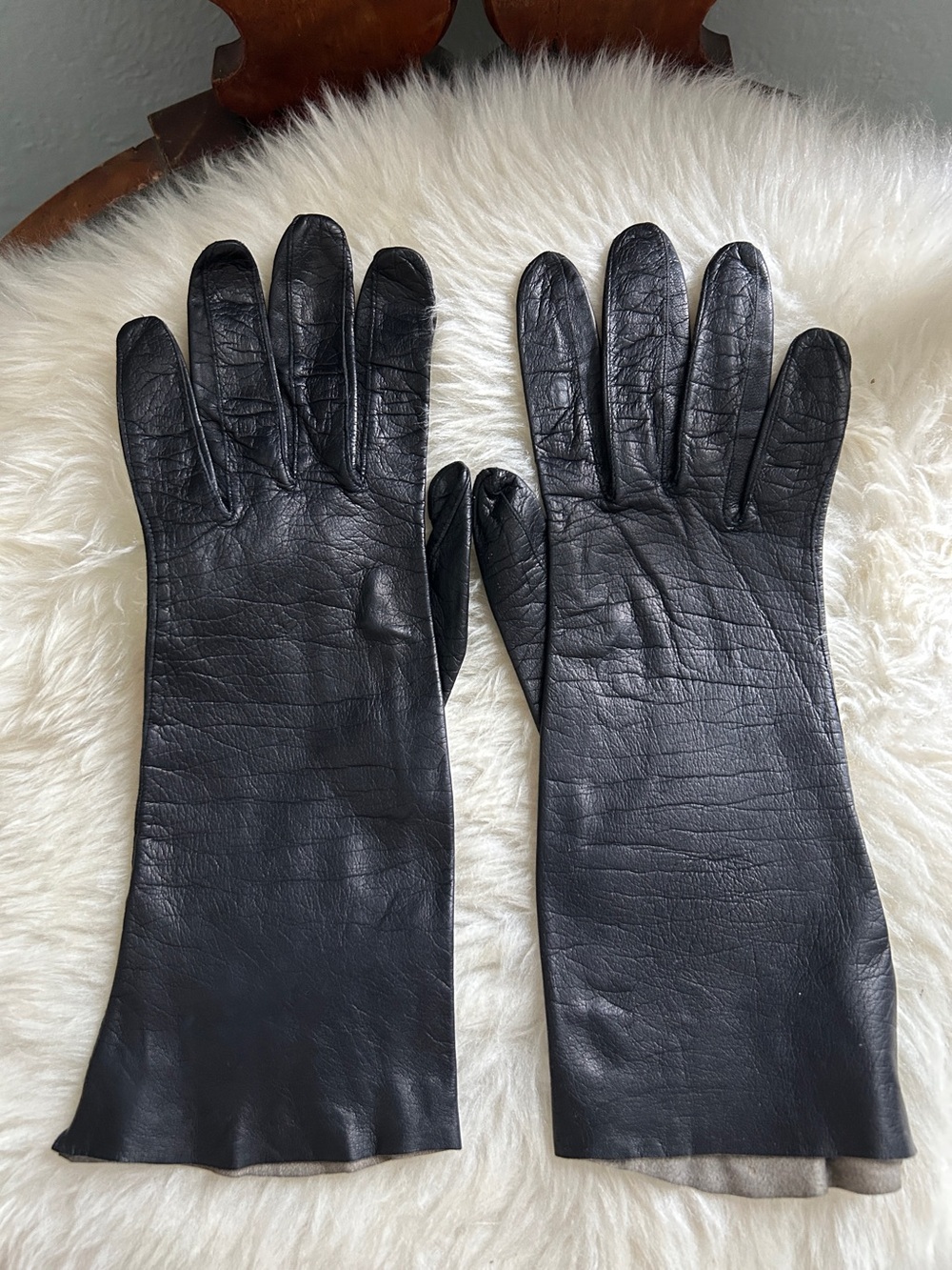 Classic Vintage Black lightweight Leather Women’s Driving Gloves
